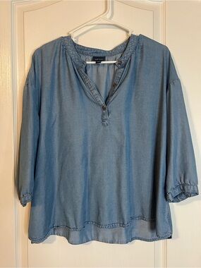 J. Jill Soft Chambray Henley Top in Light Blue
